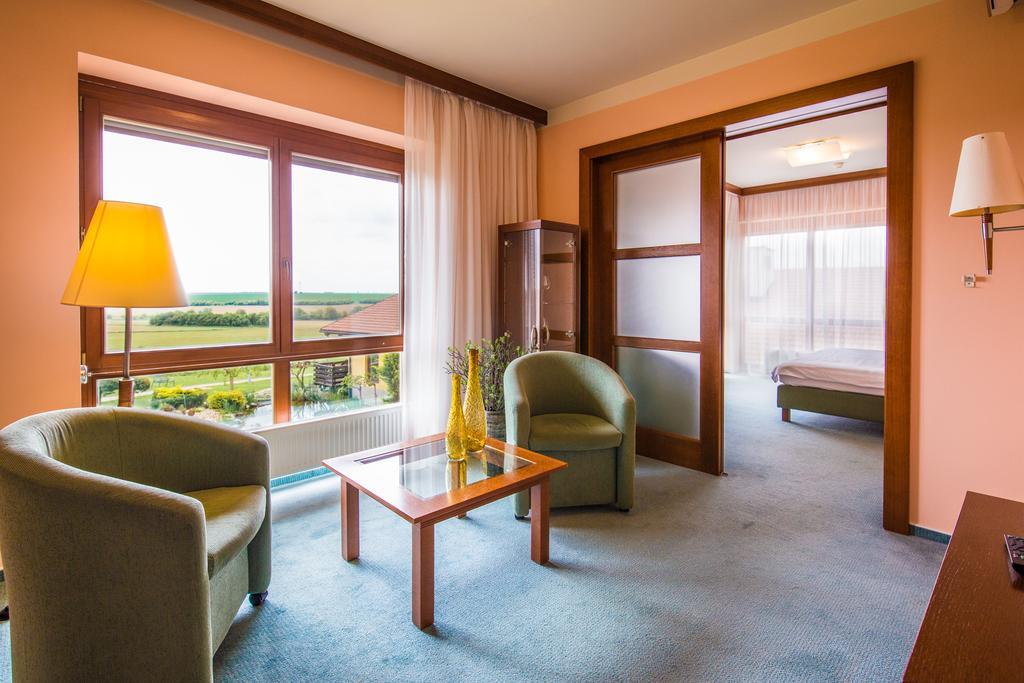 חנניצה Wellness Hotel Happy Star מראה חיצוני תמונה